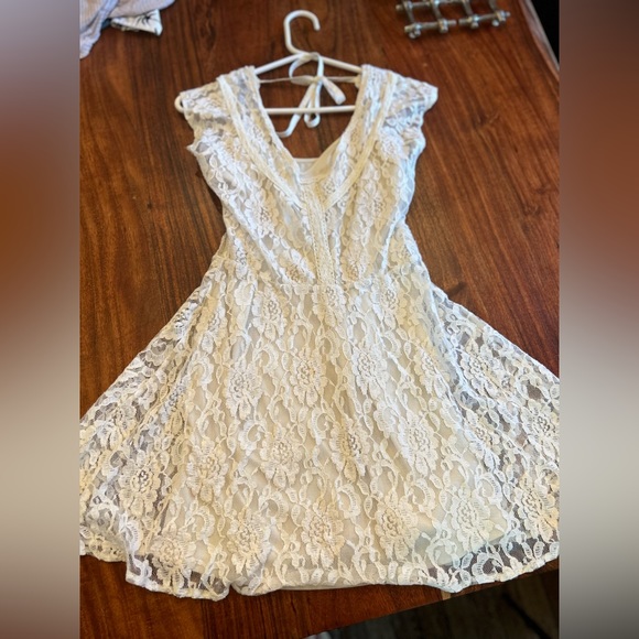 Flower Lace mini dress size M - Picture 3 of 5